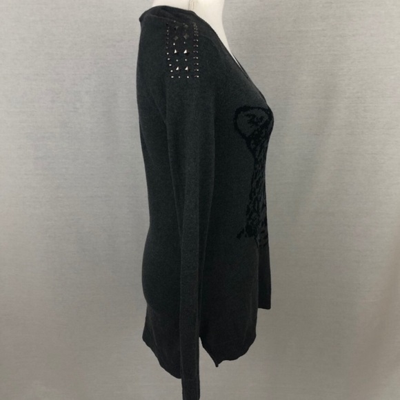 Rock&Republic Gray Leopard Studded Sweater Sz Xs EUC - Picture 3 of 7